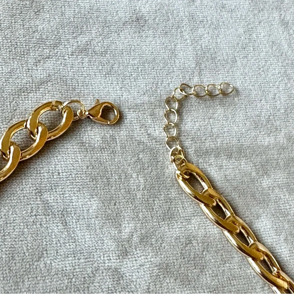 Fashion Jewelry Gold Tone Chain Necklace NWOT - Picture 3 of 5